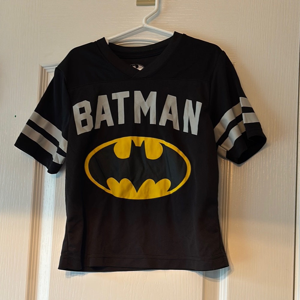 DC Comics Black and Yellow Batman Short Sleeve Tee Kid’s size 4 Gently Used